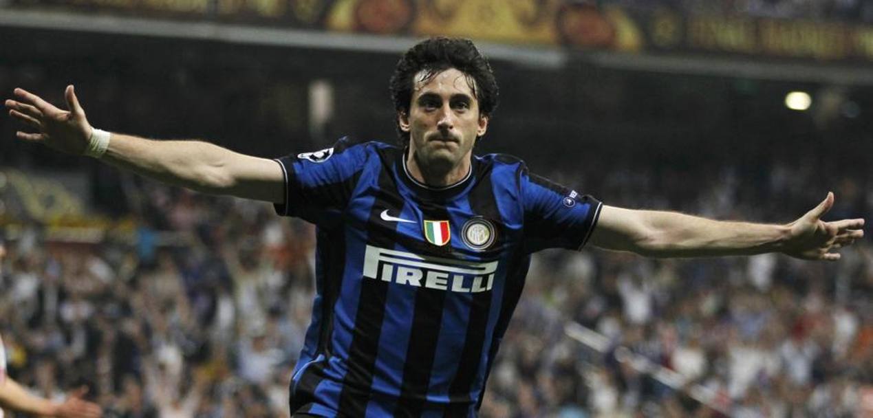 2009-10: l’uomo copertina del Triplete fu anche il migliore in campionato, Diego Milito (Inter) ne fece 22 a 6,57 di media voto. Reuters